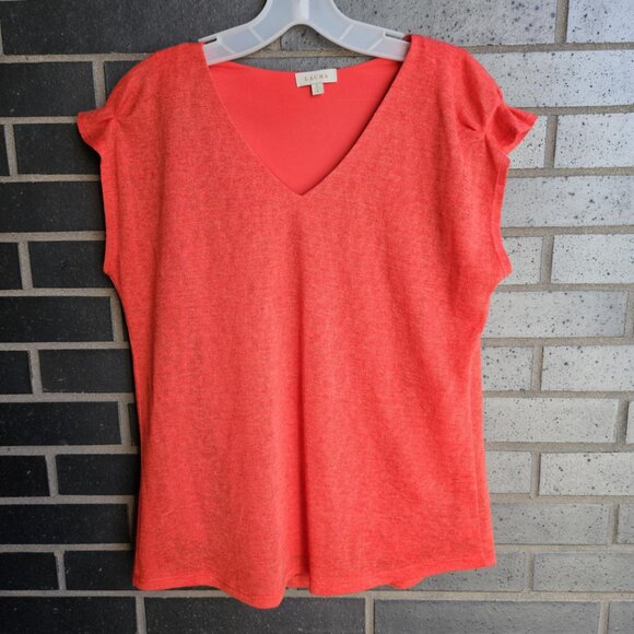 💥$5 ADD ON - Laura Red Flowy V-Neck T-Shirt With Built-In Tank top Size S - Picture 13 of 13